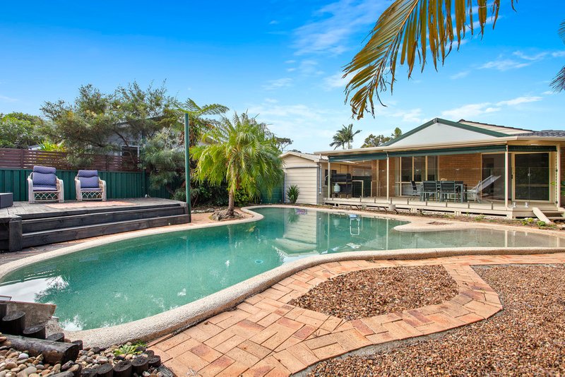 98 Kathleen White Crescent, Killarney Vale NSW 2261