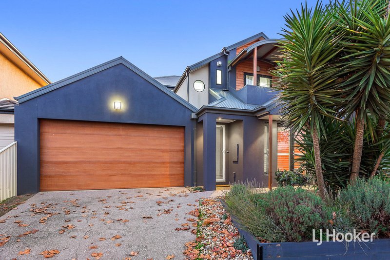 98 Lennon Boulevard, Point Cook VIC 3030