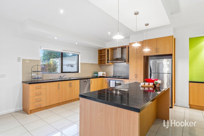 Photo - 98 Lennon Boulevard, Point Cook VIC 3030 - Image 5