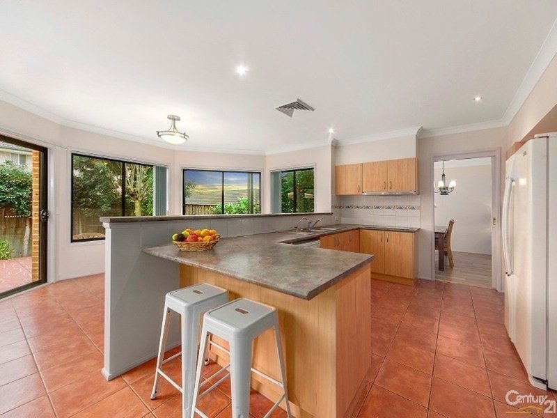 Photo - 98 Lucas Cct , Kellyville NSW 2155 - Image 2