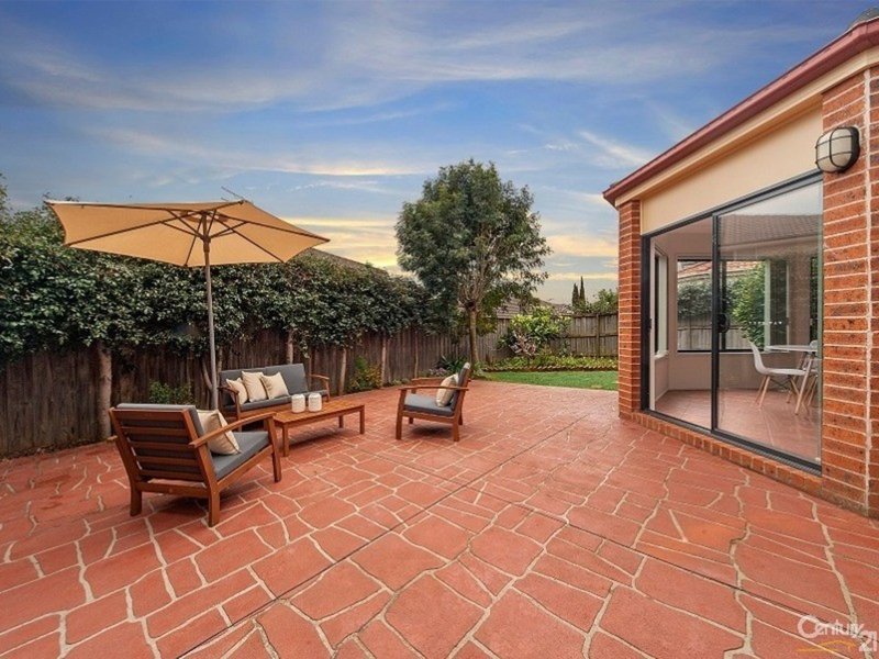 Photo - 98 Lucas Cct , Kellyville NSW 2155 - Image 10