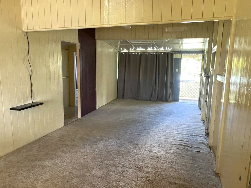 Photo - 98 Mackenzie Street, Wondai QLD 4606 - Image 2
