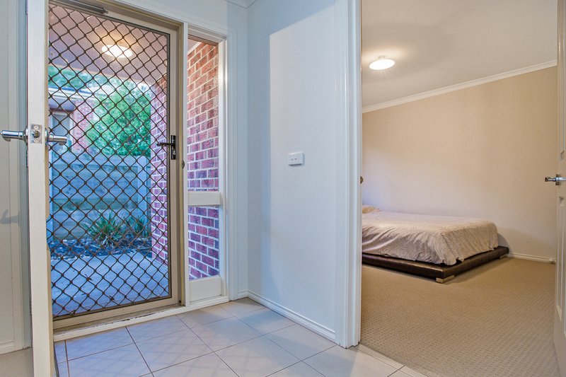 Photo - 9/8 Mcclenaghan Place, Pakenham VIC 3810 - Image 2