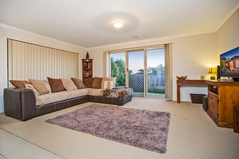 Photo - 9/8 Mcclenaghan Place, Pakenham VIC 3810 - Image 3