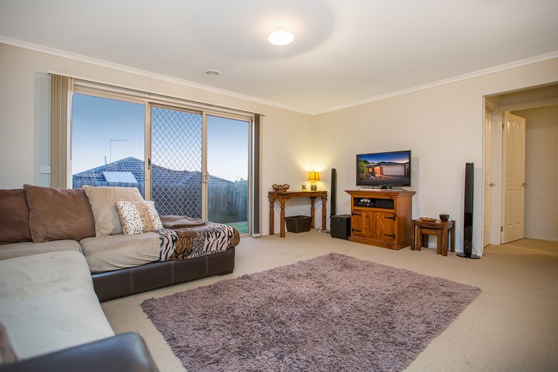 Photo - 9/8 Mcclenaghan Place, Pakenham VIC 3810 - Image 4