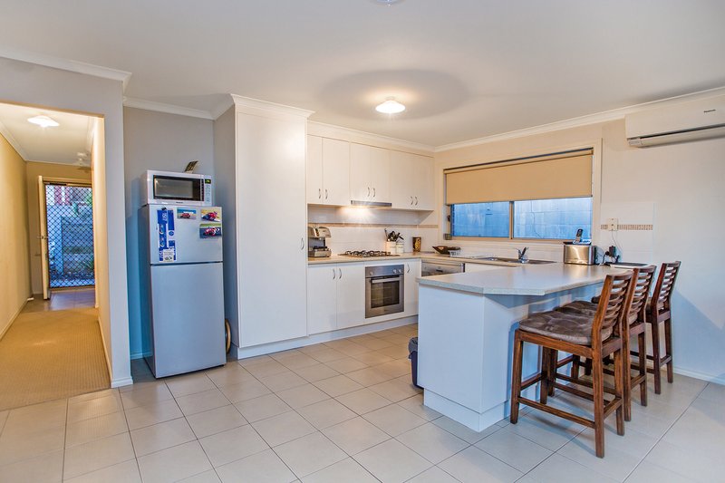 Photo - 9/8 Mcclenaghan Place, Pakenham VIC 3810 - Image 6