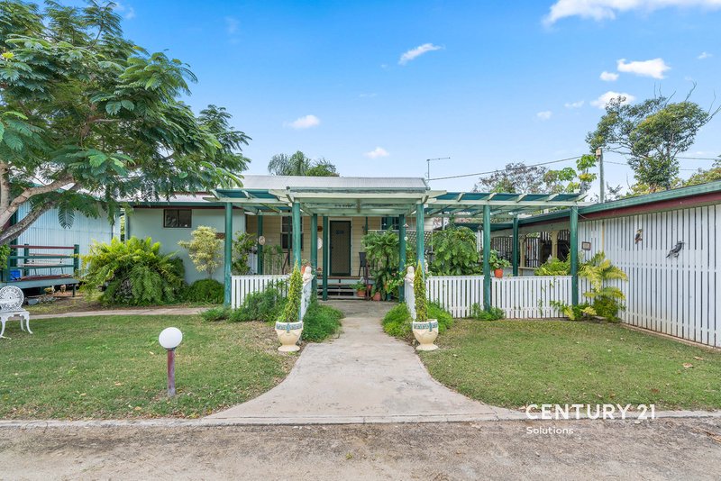 Photo - 98 Middle Road, Gracemere QLD 4702 - Image 14