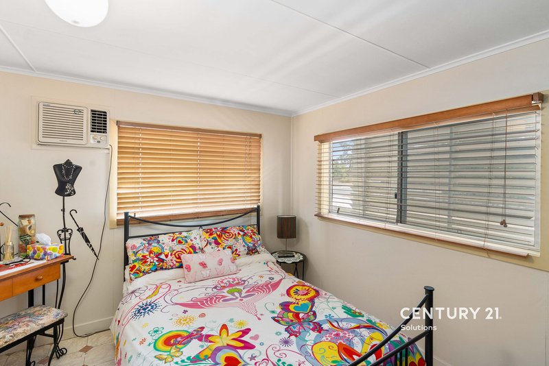 Photo - 98 Middle Road, Gracemere QLD 4702 - Image 33