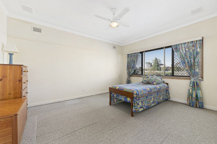 Photo - 98 Military Road, Guildford NSW 2161 - Image 7