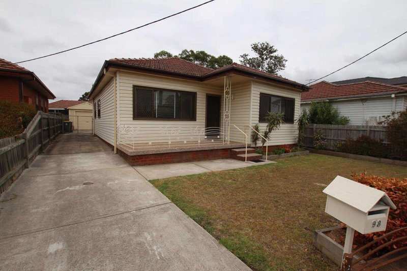 98 Military Road, Guildford NSW 2161