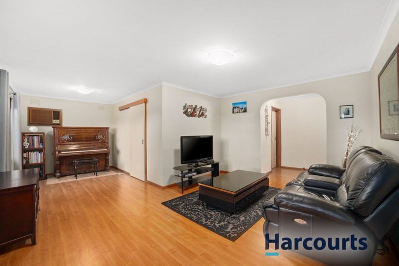 Photo - 98 Milpera Crescent, Wantirna VIC 3152 - Image 2