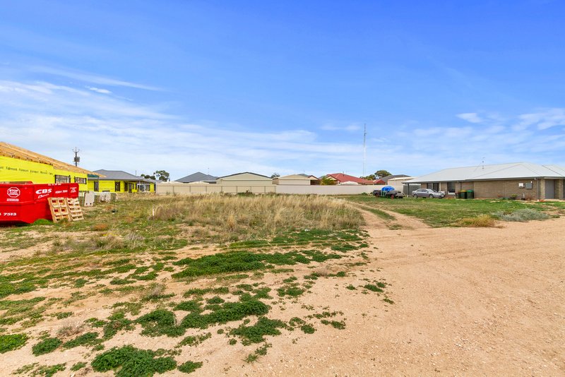 Photo - 98 Moonta Road, Moonta Bay SA 5558 - Image 3