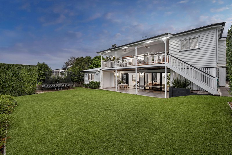 Photo - 98 Morehead Avenue, Norman Park QLD 4170 - Image 3