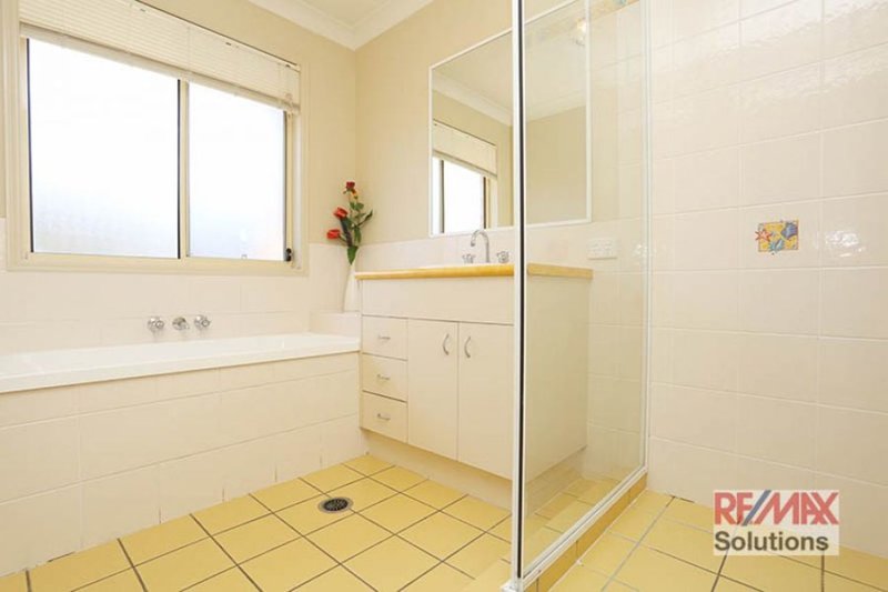 Photo - 98 Moreton Downs Drive, Deception Bay QLD 4508 - Image 9