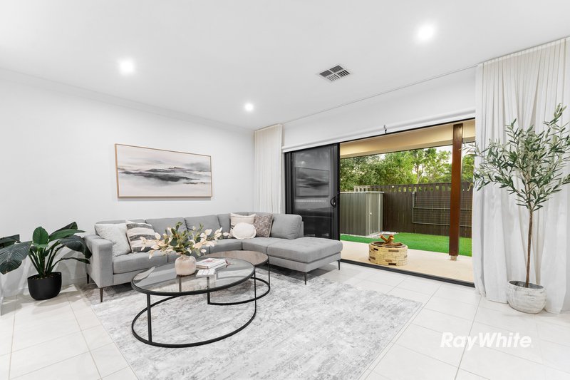 Photo - 98 Mount Huntley Street, Park Ridge QLD 4125 - Image 9