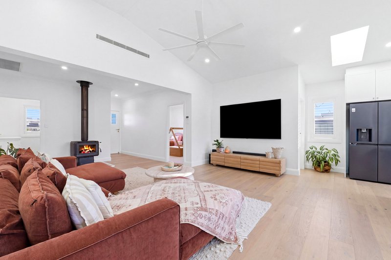 Photo - 98 Oaks Avenue, Shelly Beach NSW 2261 - Image 6