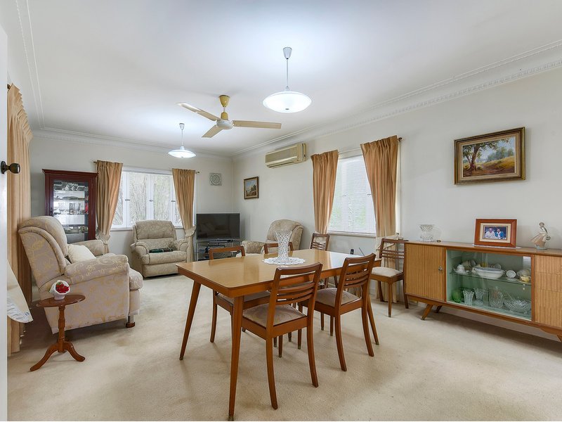 Photo - 98 Pateena Street, Stafford QLD 4053 - Image 2