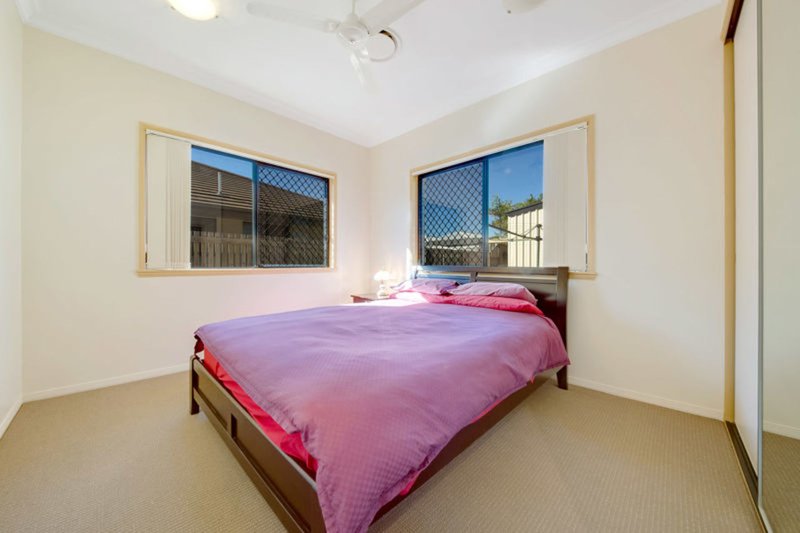 Photo - 98 Penda Ave , New Auckland QLD 4680 - Image 9