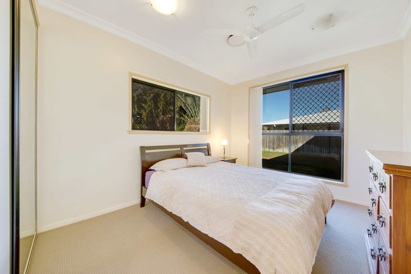 Photo - 98 Penda Ave , New Auckland QLD 4680 - Image 10