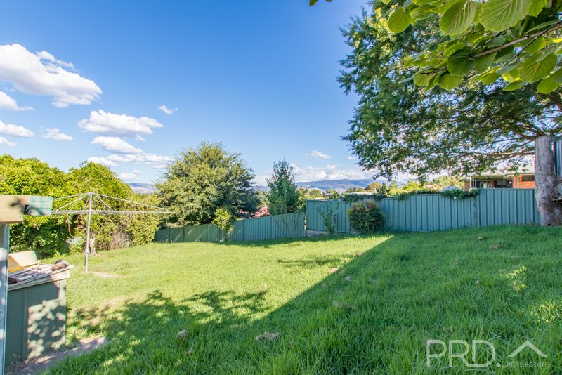 Photo - 98 Richmond St Street, Tumut NSW 2720 - Image 11