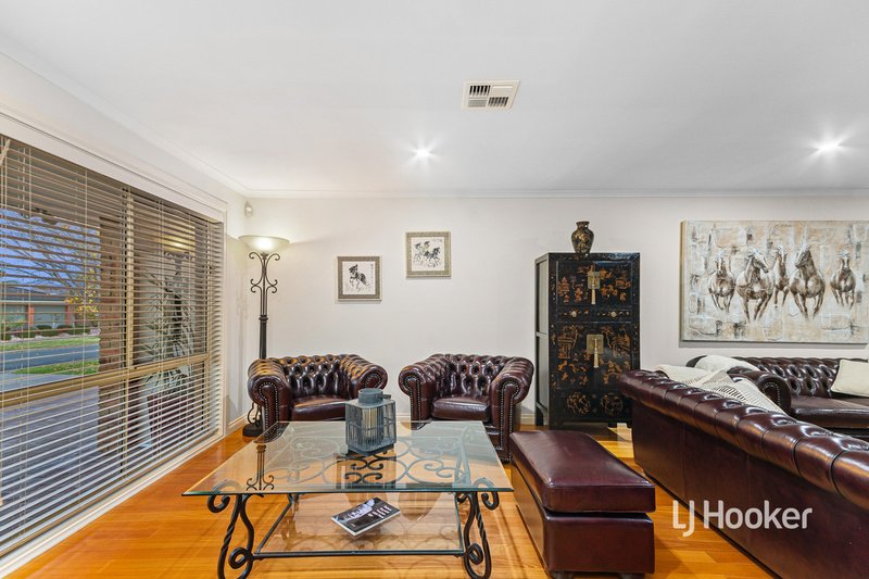 Photo - 98 Seabrook Boulevard, Seabrook VIC 3028 - Image 2