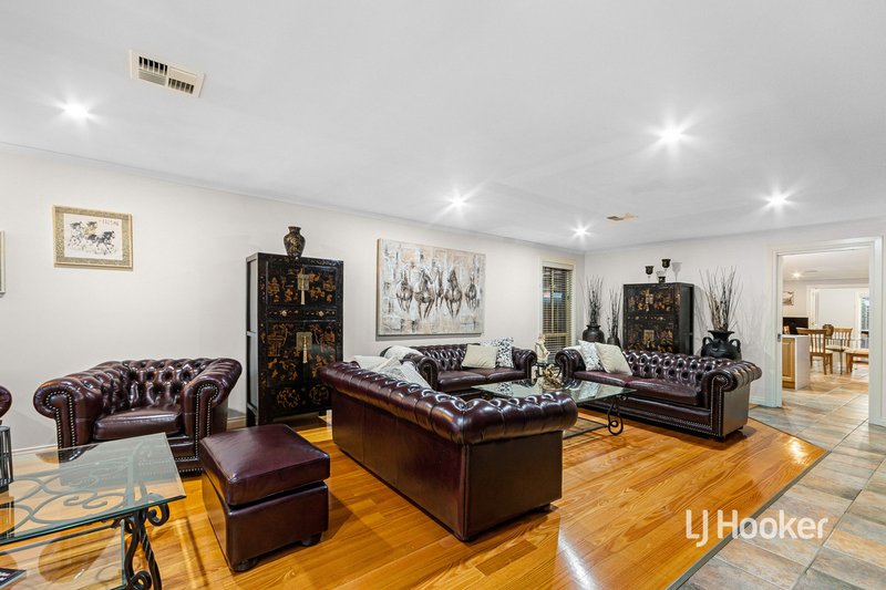 Photo - 98 Seabrook Boulevard, Seabrook VIC 3028 - Image 3