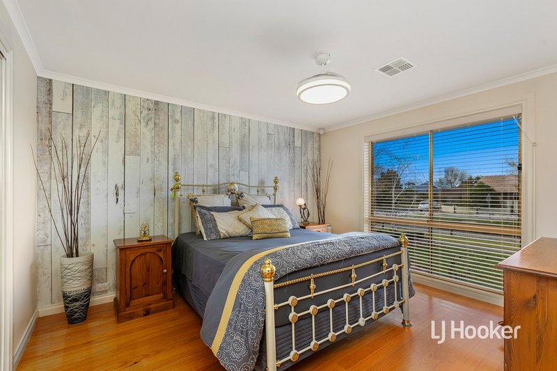 Photo - 98 Seabrook Boulevard, Seabrook VIC 3028 - Image 11