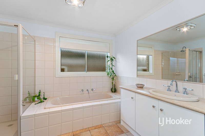 Photo - 98 Seabrook Boulevard, Seabrook VIC 3028 - Image 17