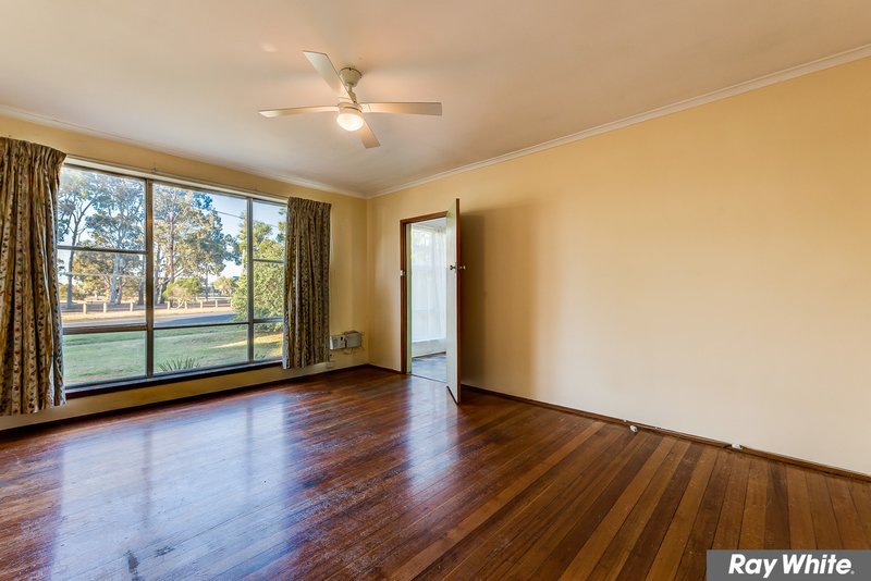 Photo - 98 Shaws Road, Werribee VIC 3030 - Image 4