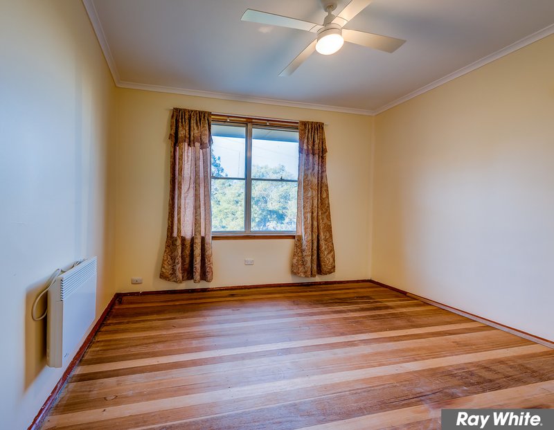 Photo - 98 Shaws Road, Werribee VIC 3030 - Image 5