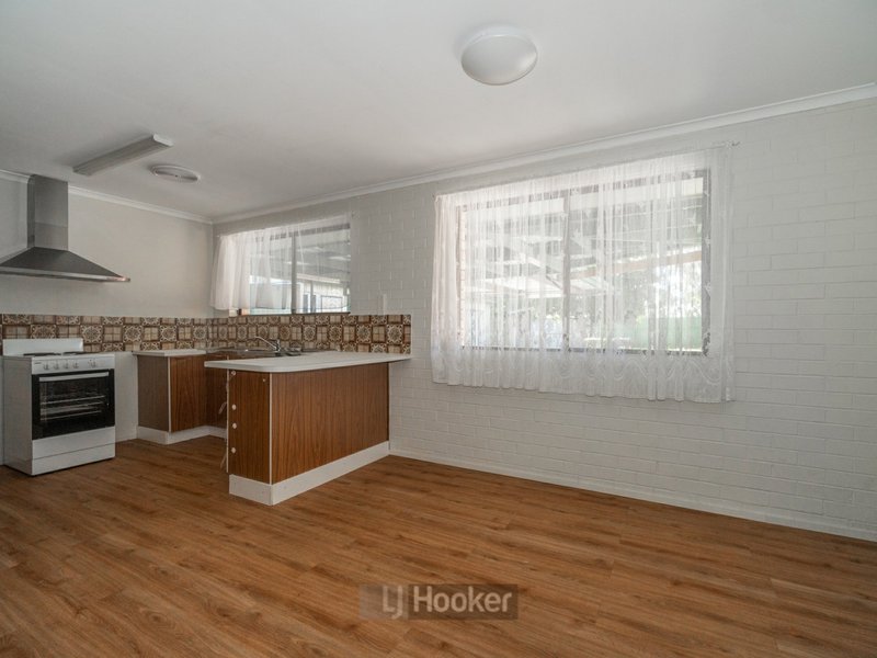 Photo - 98 Station Road, Loganlea QLD 4131 - Image 14