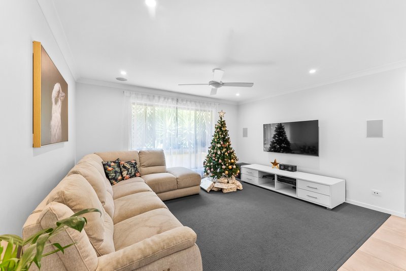 Photo - 98 Surround Street, Dakabin QLD 4503 - Image 10