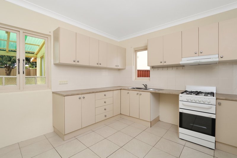 Photo - 98 The Avenue, Hurstville NSW 2220 - Image 7