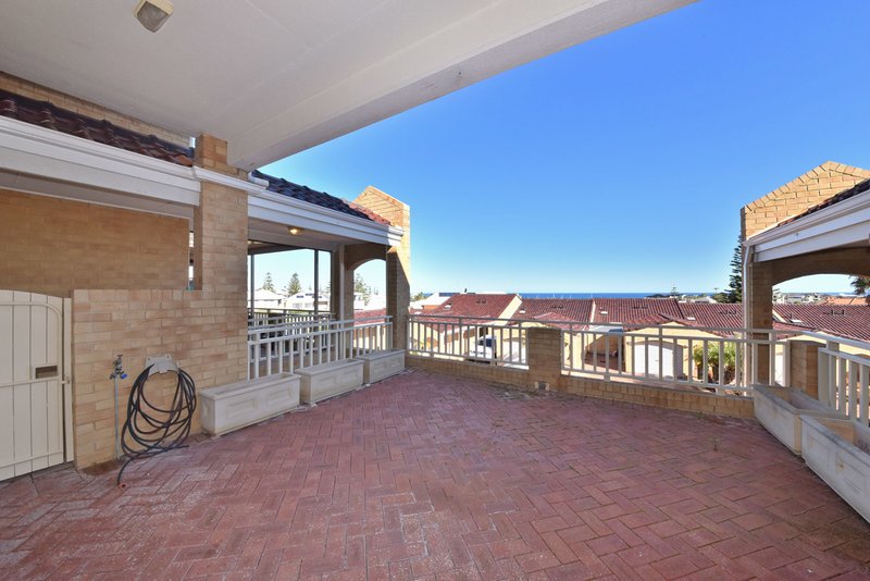 Photo - 9/8 Toulon Circle, Mindarie WA 6030 - Image 10