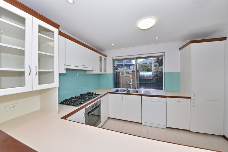 Photo - 9/8 Toulon Circle, Mindarie WA 6030 - Image 12