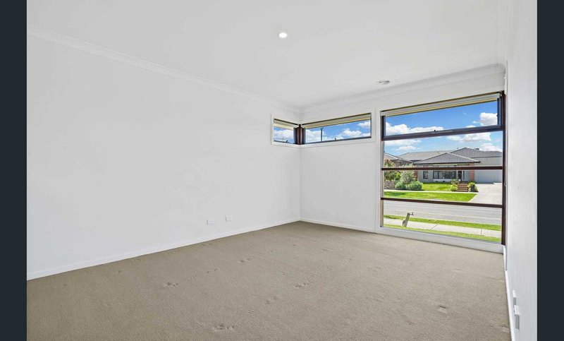 Photo - 98 Wallaroo Way, Doreen VIC 3754 - Image 8