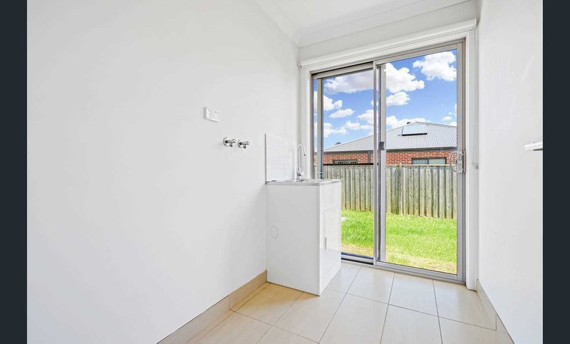 Photo - 98 Wallaroo Way, Doreen VIC 3754 - Image 11