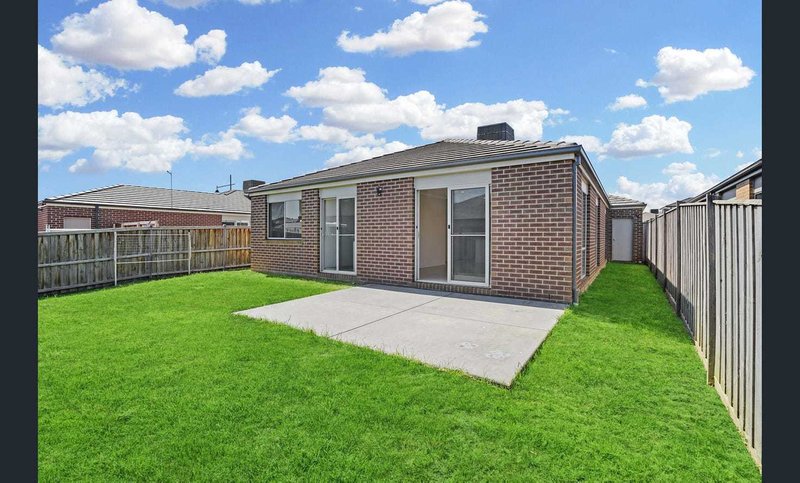 Photo - 98 Wallaroo Way, Doreen VIC 3754 - Image 13