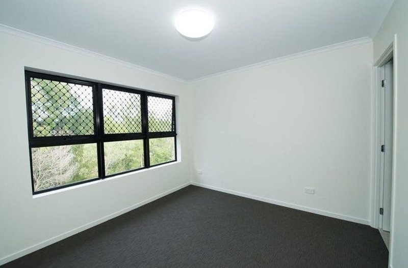 Photo - 9/81 Halstead Street, Coorparoo QLD 4151 - Image 7