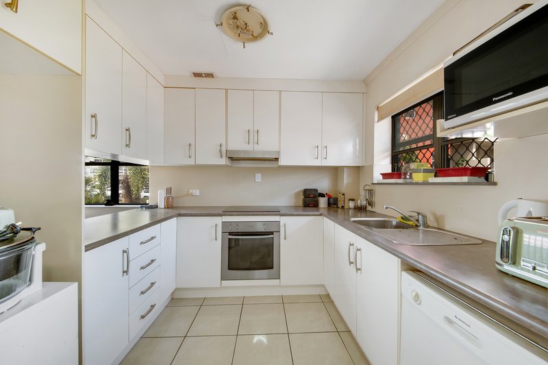 Photo - 9/83-85 Auckland Street, Gladstone Central QLD 4680 - Image 2