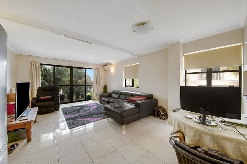 Photo - 9/83-85 Auckland Street, Gladstone Central QLD 4680 - Image 4