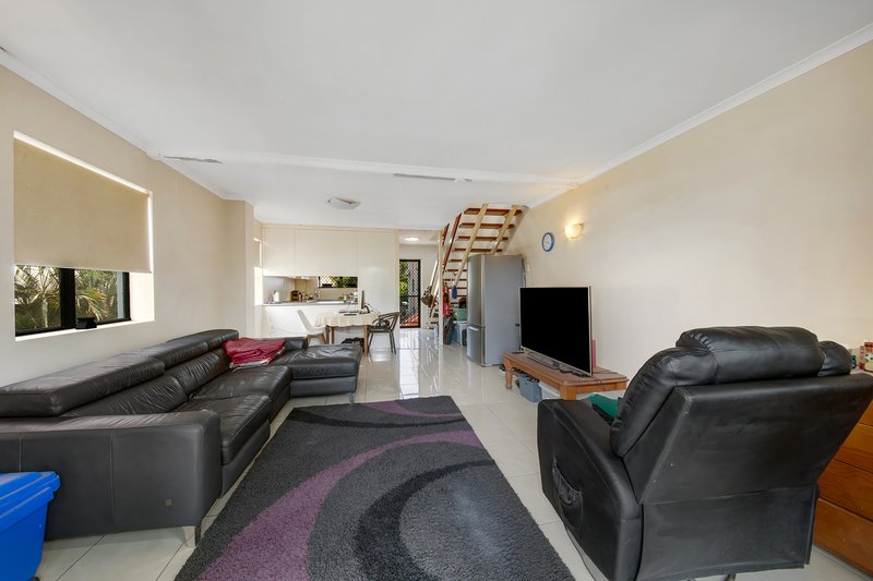 Photo - 9/83-85 Auckland Street, Gladstone Central QLD 4680 - Image 5