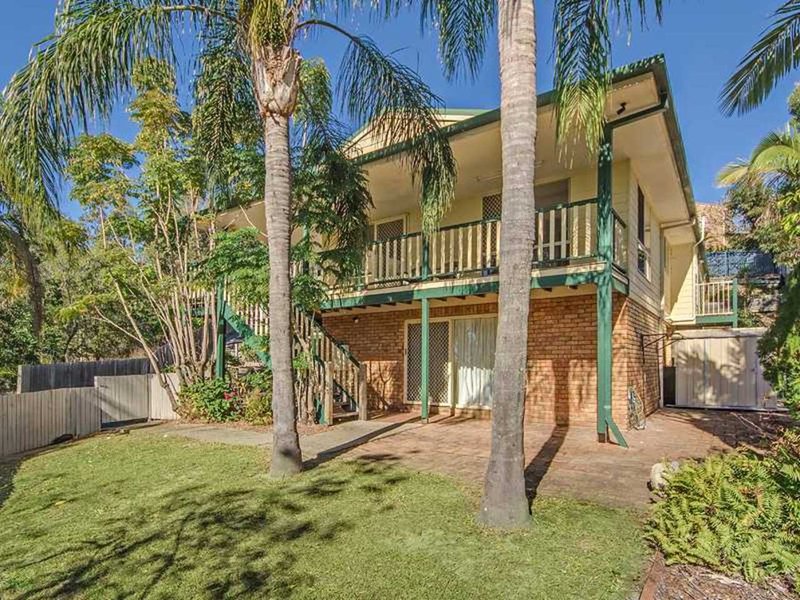 Photo - 98A Explorers Way, Highland Park QLD 4211 - Image 1