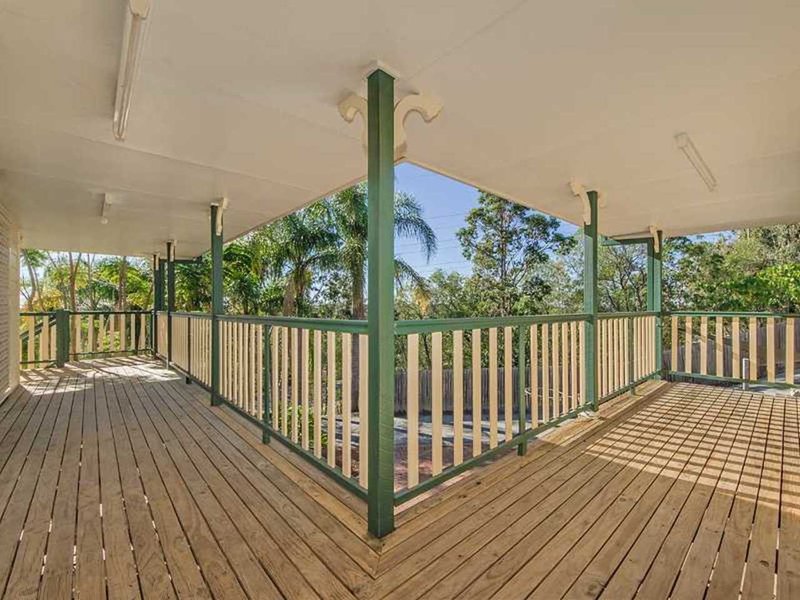 Photo - 98A Explorers Way, Highland Park QLD 4211 - Image 8