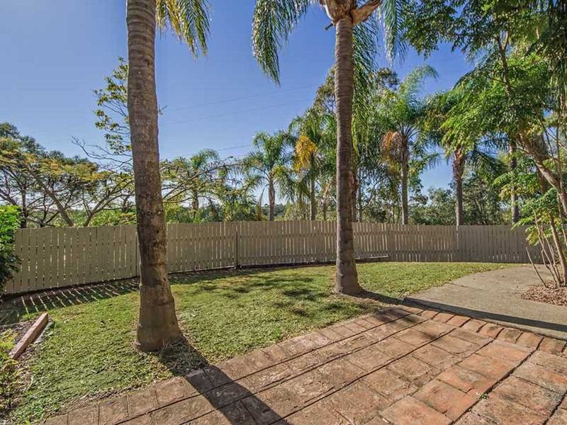 Photo - 98A Explorers Way, Highland Park QLD 4211 - Image 14