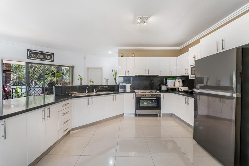 Photo - 98A Seville Street, Fairfield East NSW 2165 - Image 3