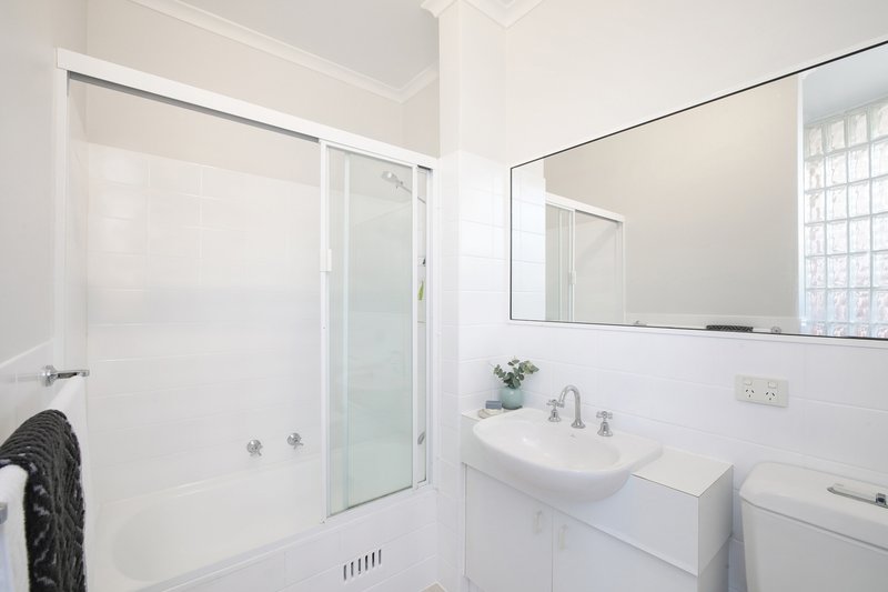 Photo - 9/9-11 Cadell Street, Terrigal NSW 2260 - Image 7