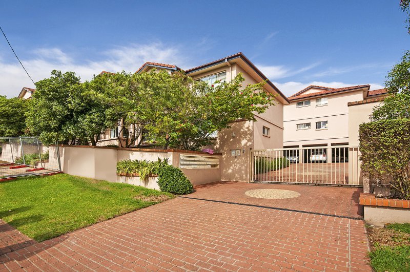 Photo - 9/9-13 Junction Road, Terrigal NSW 2260 - Image 2