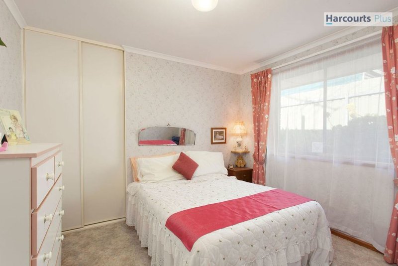 Photo - 99 Barramundi Drive, Hallett Cove SA 5158 - Image 17