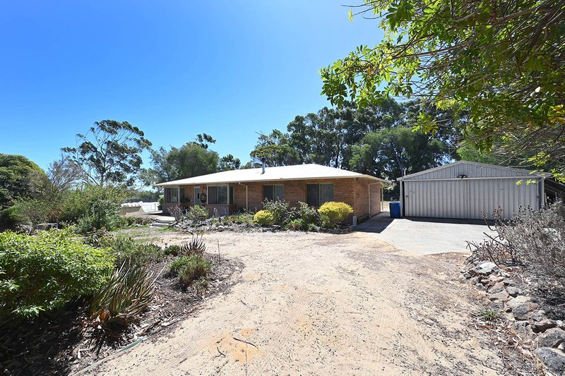 Photo - 99 Birdwood Drive, Woodridge WA 6041 - Image 32